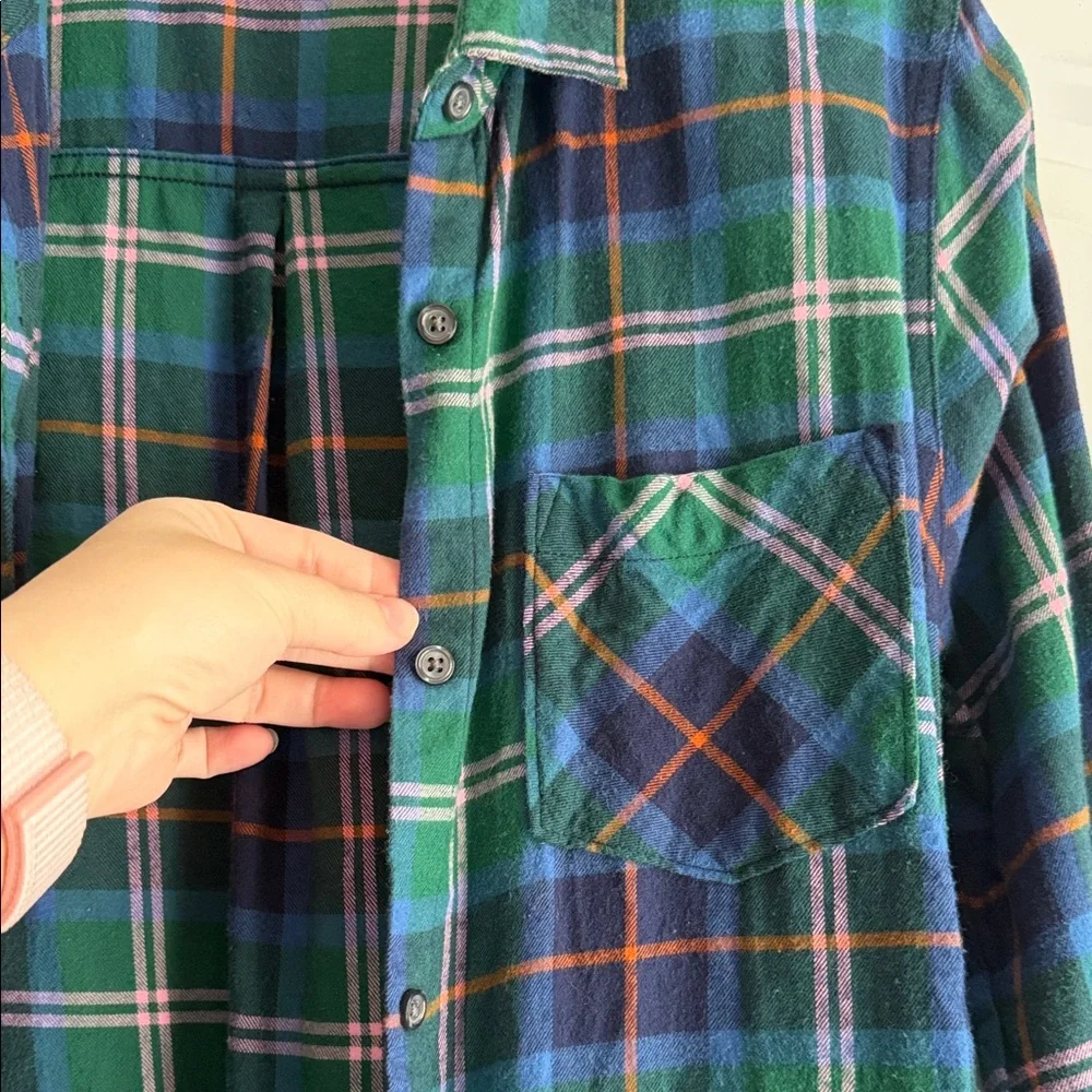 WOMEMS OLD NAVY PLAID BUTTON DOWN SHIRT - Picture 7 of 7